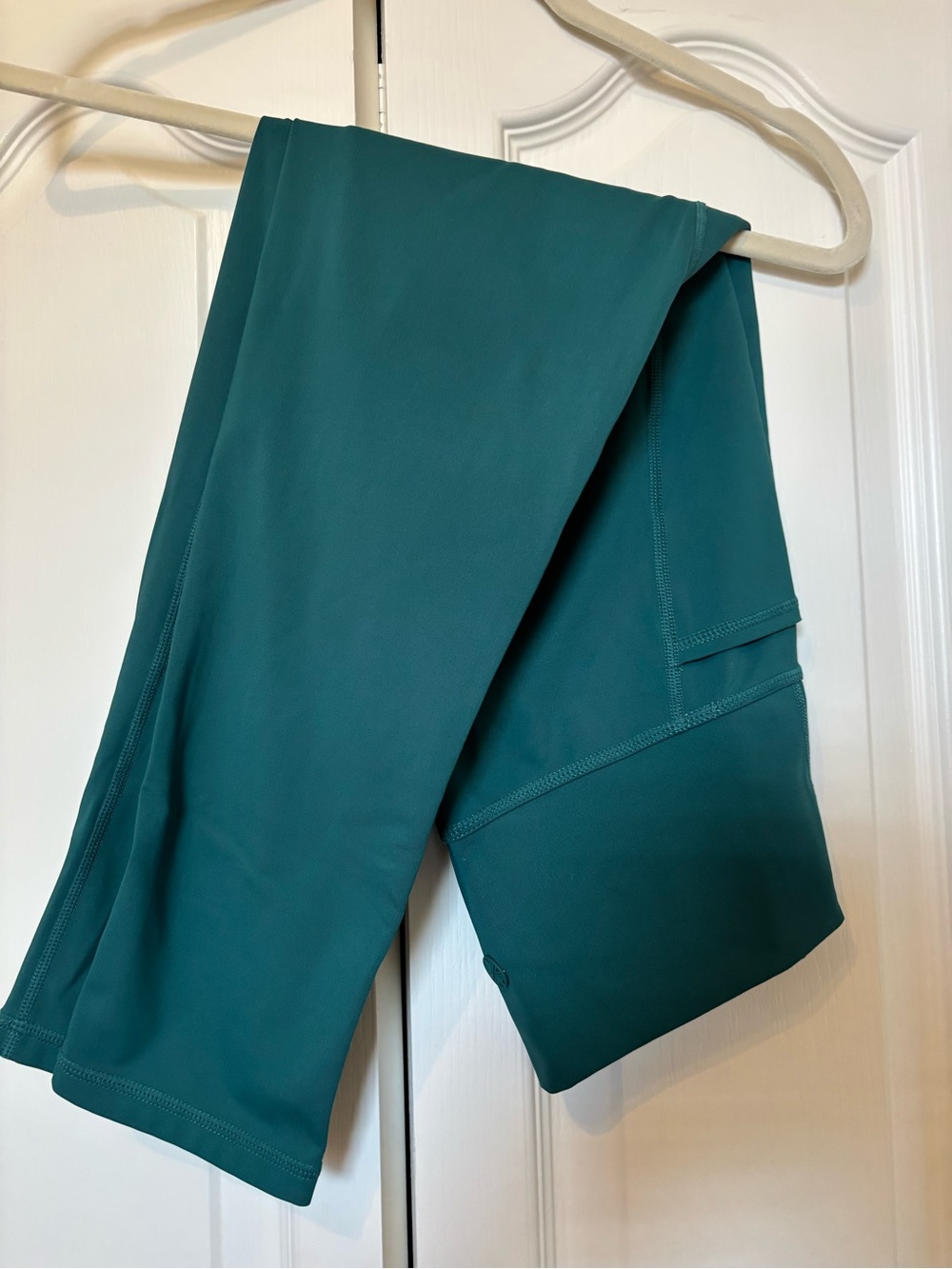 Women’s Lilly Pulitzer Luxletic Leggings. Good Condition. Size M.